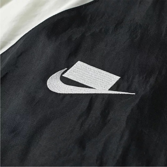 *NEW* NIKE NSW Bomber Varsity Jacket Size L (retails $200) - Picture 2 of 9